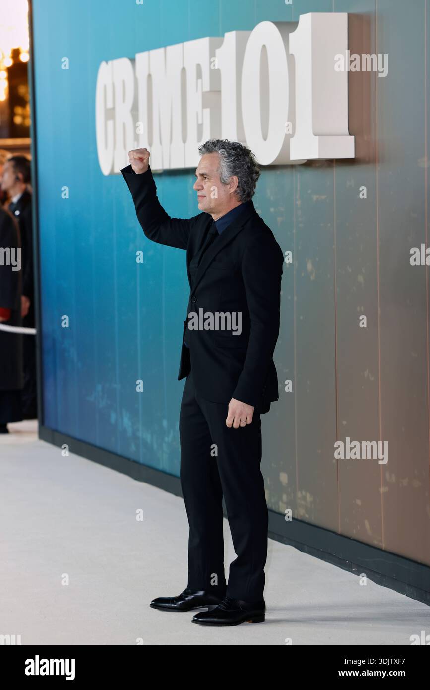Mark Ruffalo poses for photographers upon arrival at the premiere for ...