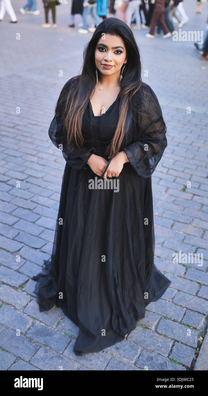 Bangladeshi woman in elegant black dress posing on Red Square in Moscow Stock Photo - Alamy Bangladeshi woman in elegant black dress posing on Red Square in Moscow Stock Photo - Alamy