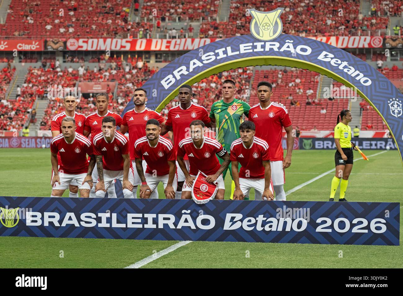 Porto Alegre, Brazil. 28th Jan, 2026. Internacional squad poses for team  photo, during the match between Internacional and Athletico Paranaense, for  the Brazilian Serie A 2026, at Beira-Rio Stadium, in Porto Alegre