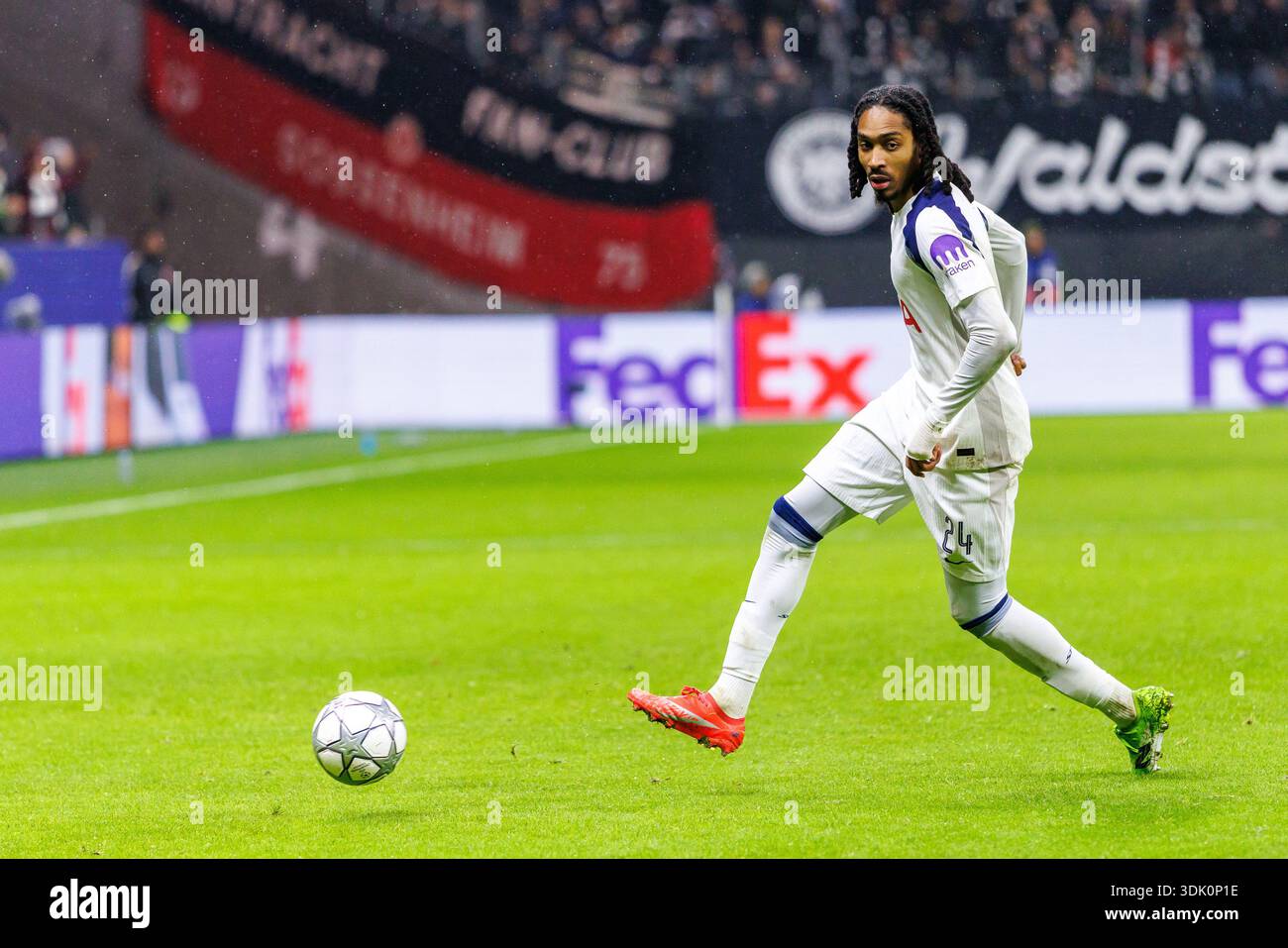 Leon Rowswell FRANKFURT, DEUTSCHLAND - JANUARY 28: James Rowswell (Tottenham Hotspur ...