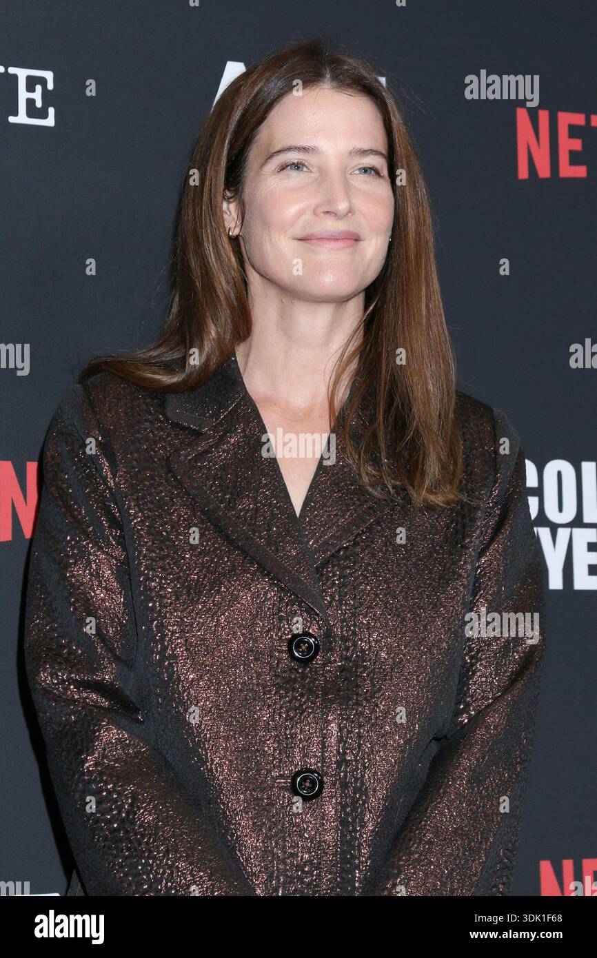 Cobie Smulders at arrivals for THE LINCOLN LAWYER Season 4 Premiere ...