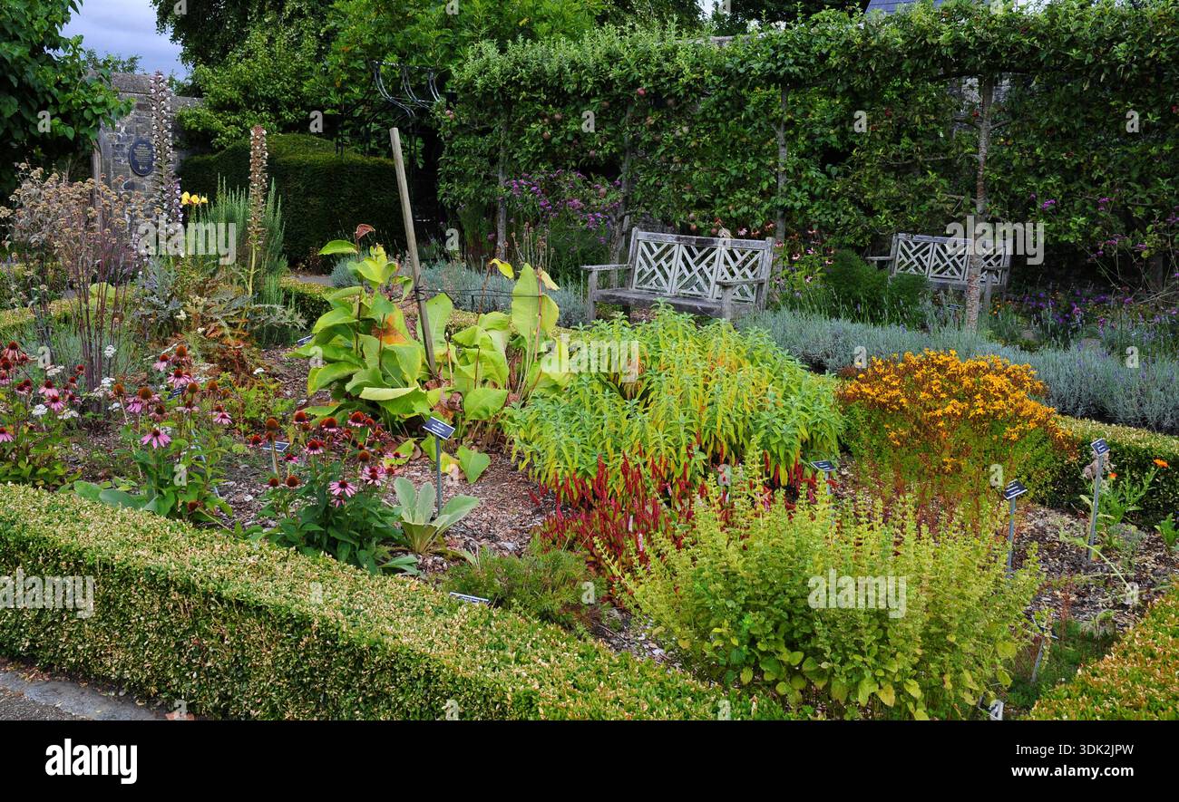 18th century garden layout hi-res stock photography and images - Alamy
