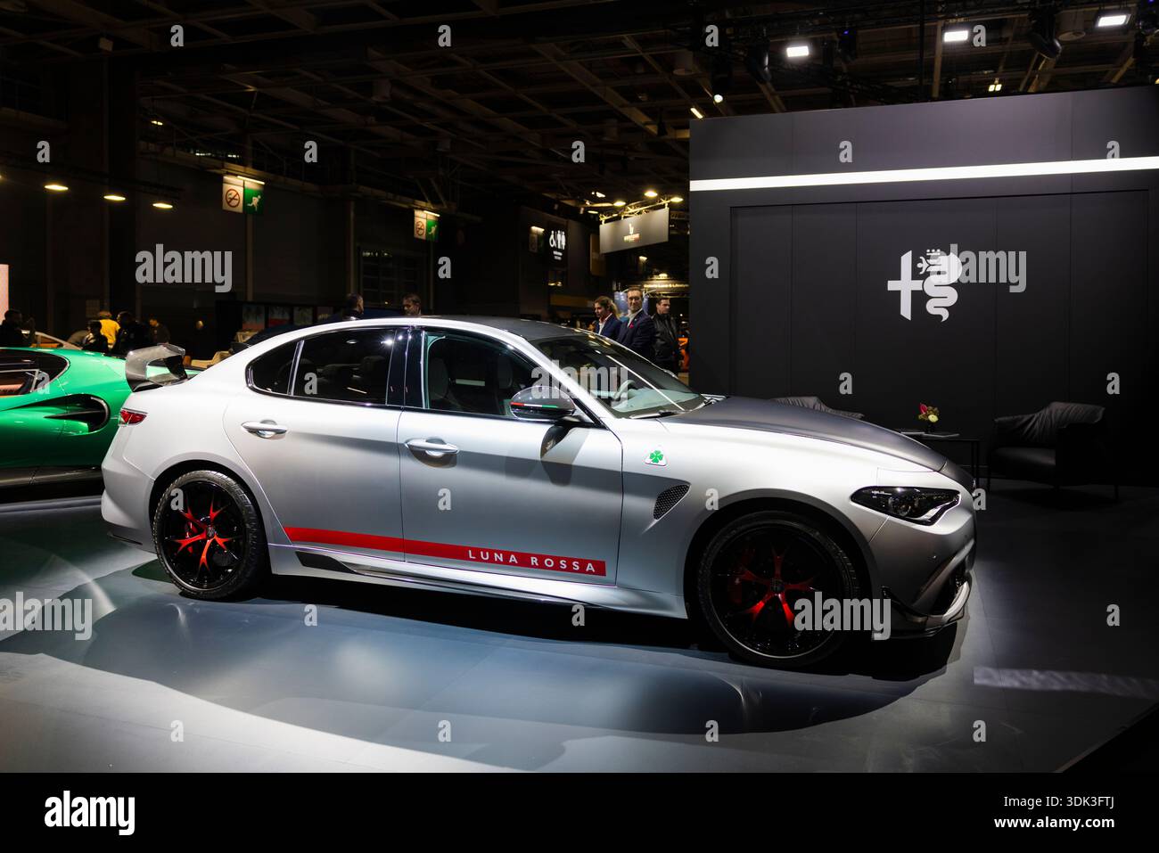 stand-alfa-romeo-at-the-ultimate-supercar-garage-during-the-retromobile