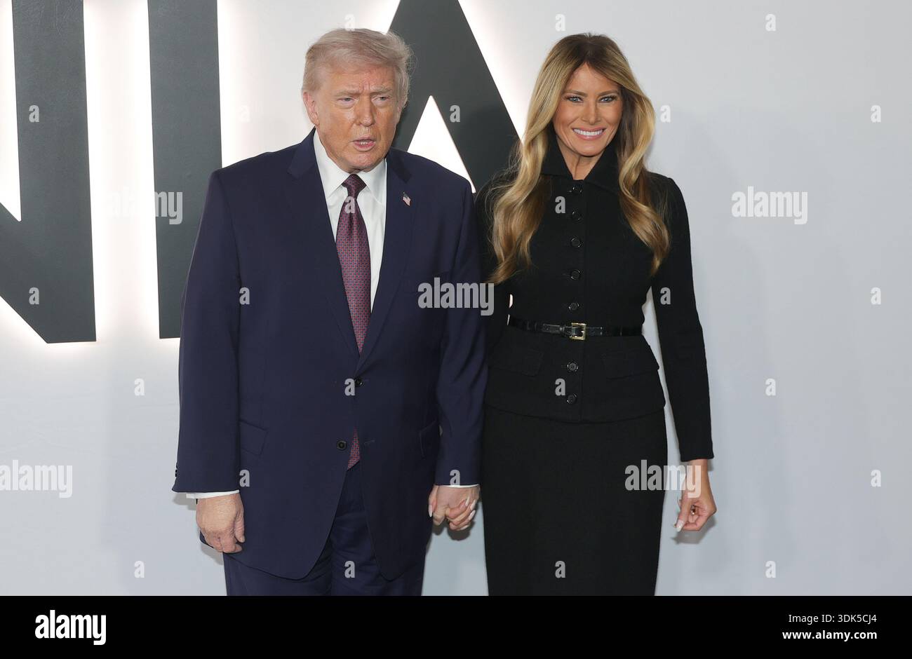 Donald trump melania at the kennedy center hi-res stock photography and ...