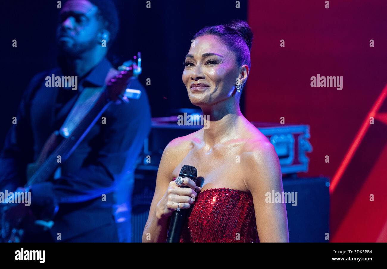nicole-scherzinger-performs-on-stage-during-american-heart-association