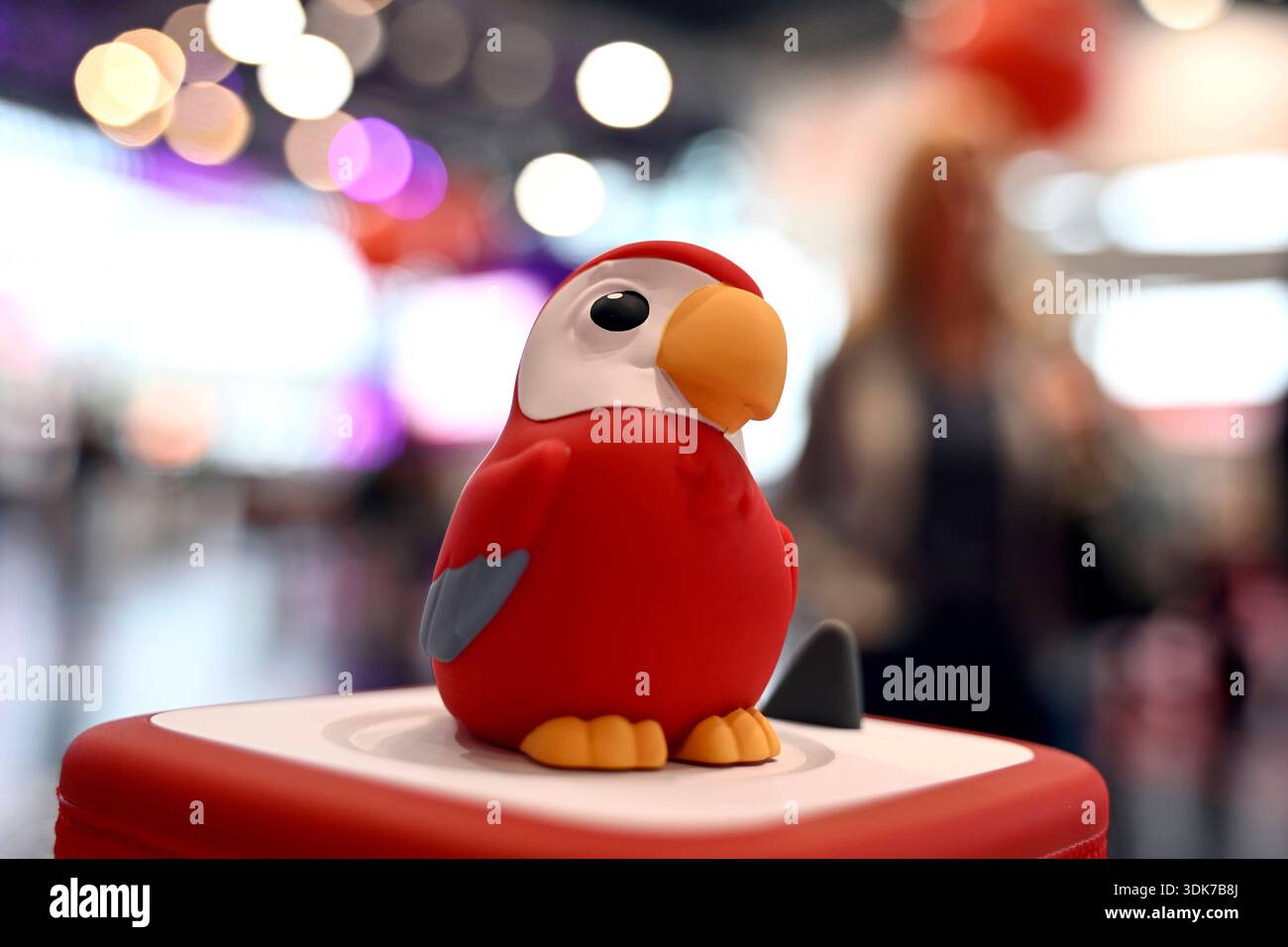 bio gleitgel selber herstellen Eine Papagei-Spielfigur zu sehen während der 75. Spielwarenmesse in  Nürnberg. Auf der Messe zeigen Hersteller aus zahlreichen Ländern Trends  und Neuheiten. Nürnberg, 30.01.2026 Bayern Deutschland *** A parrot play  figure on display