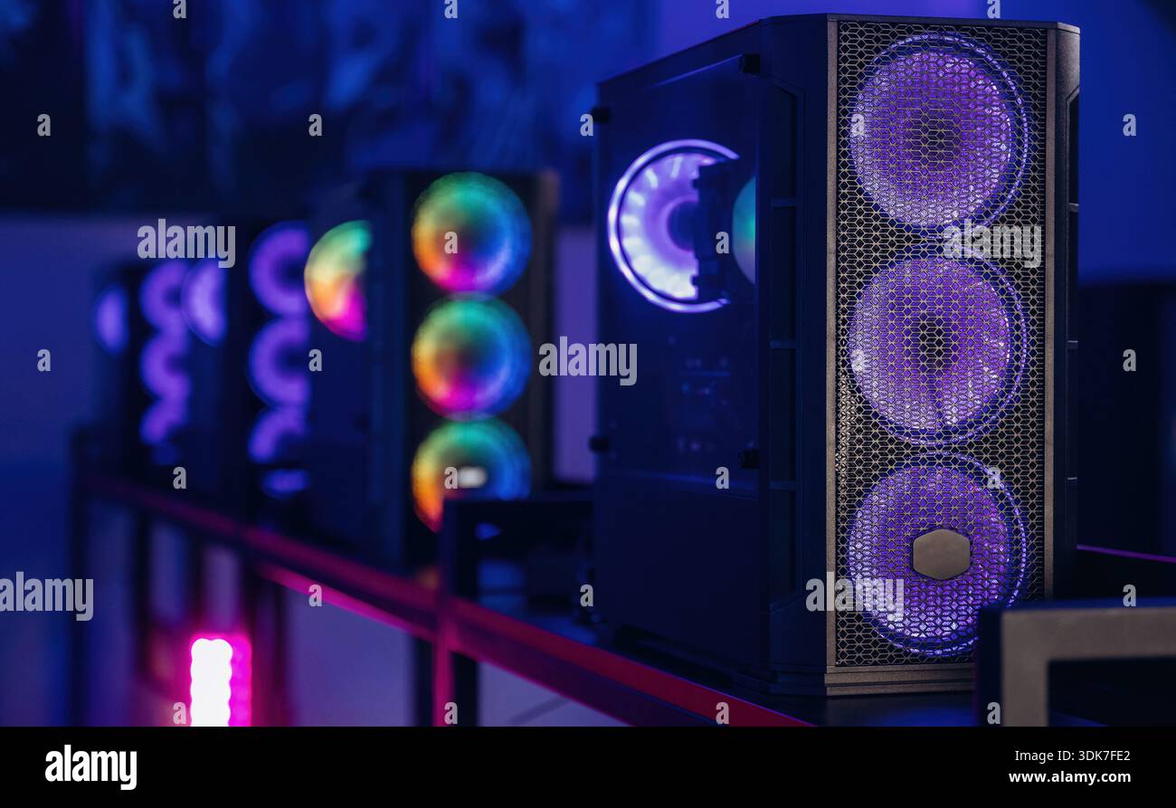 Computer Ppl Neon Neon people computer hi-res stock photography and images - Alamy