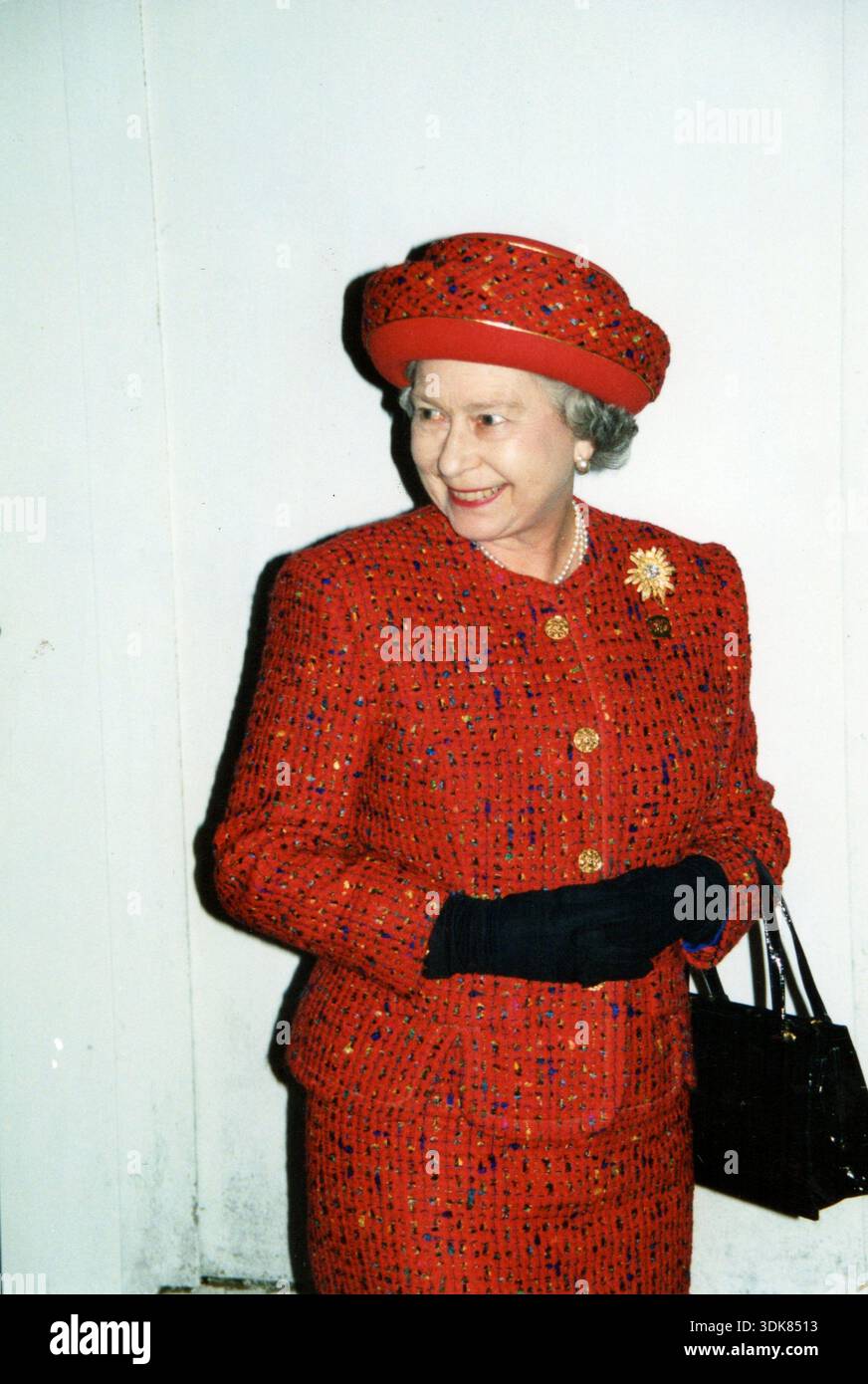 Queen elizabeth ii 1995 hi-res stock photography and images - Alamy