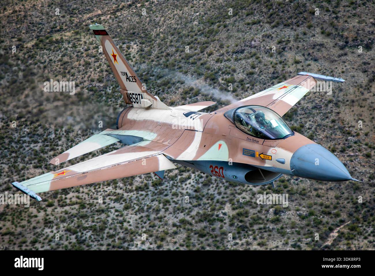 F 16 fighter jet top view hi-res stock photography and images - Alamy