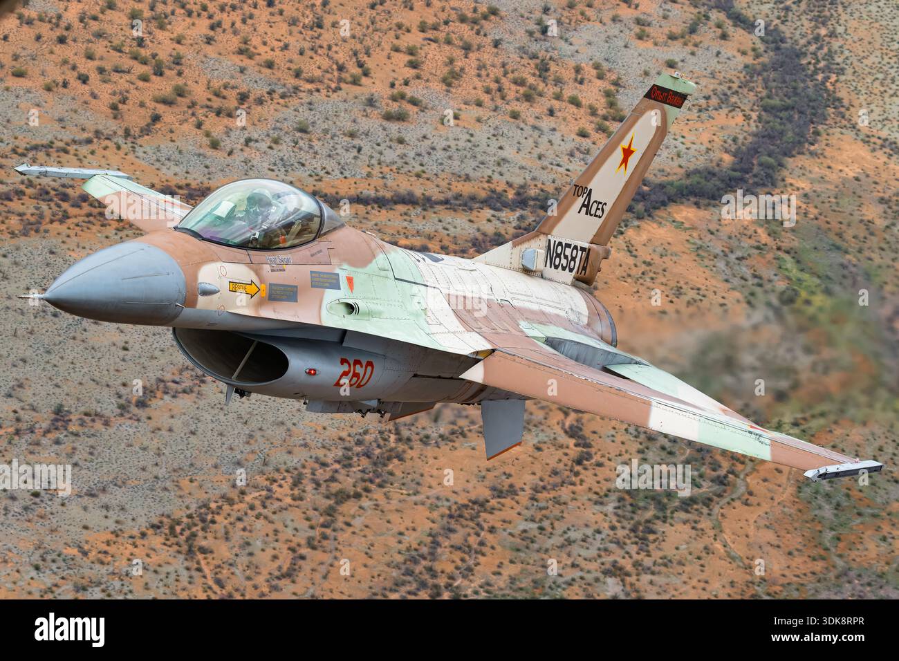 F 16 fighter jet top view hi-res stock photography and images - Alamy