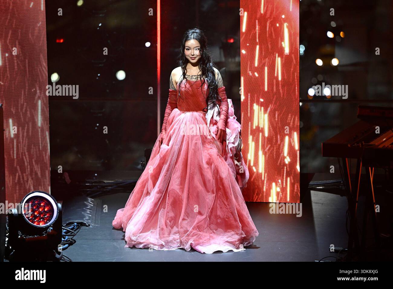 bella poarch pink dress BELLA POARCH @bellapoarch in custom @chynnamamawalatelier chynnamamawalatelier for American Heart Association's Dress Collection Concert Styling by @style_byjordan