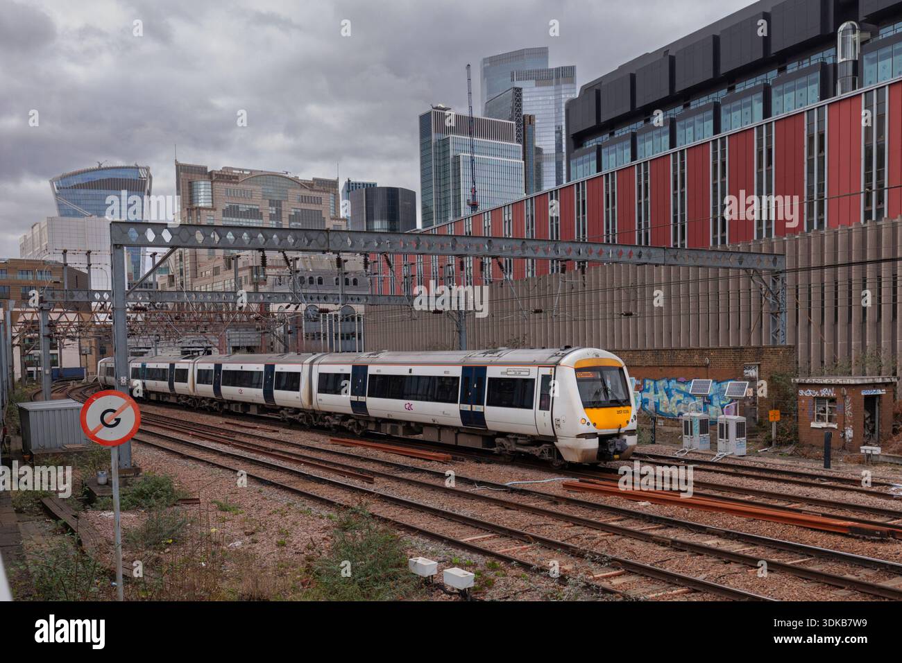 Class 357 hi-res stock photography and images - Alamy