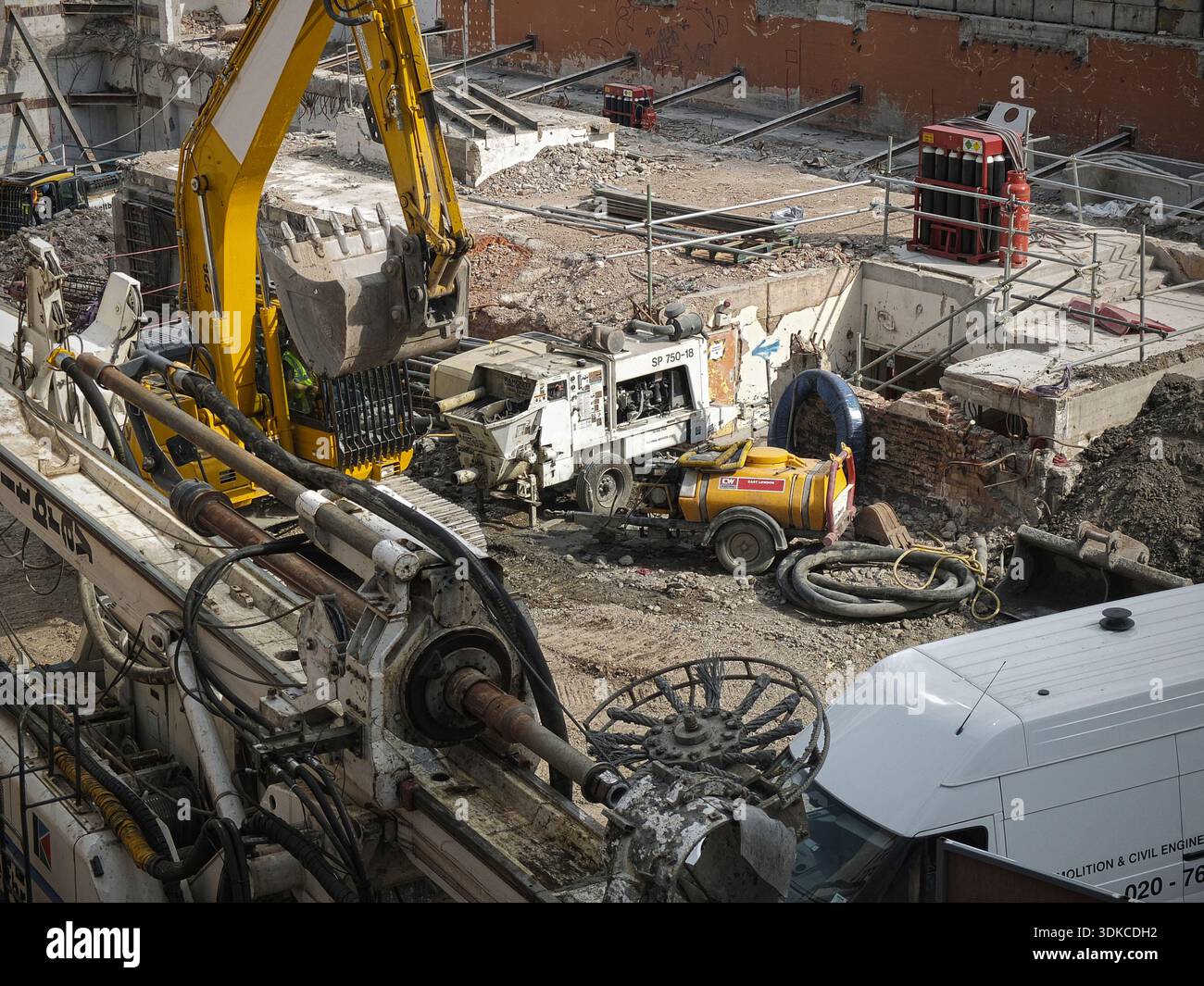 Busy construction site aerial hi-res stock photography and images - Alamy