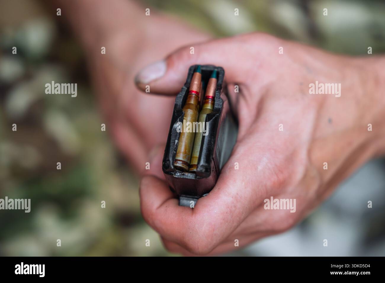 Handgun Loading Readiness for military service hi-res stock photography and images - Alamy