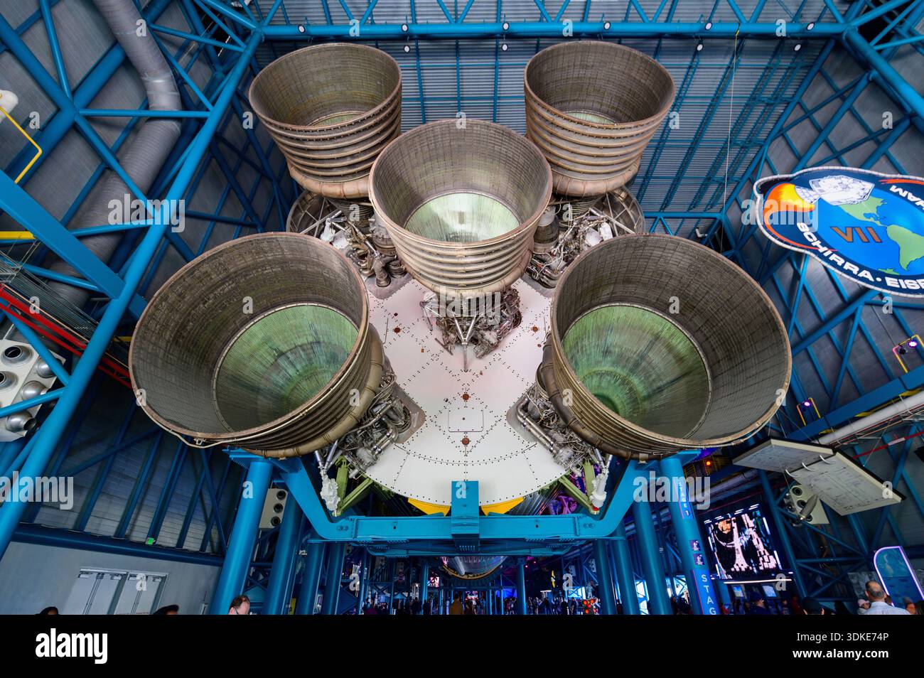 Starcluster Engine Cluster of five F-1 rocket engines from the Saturn V first stage ...