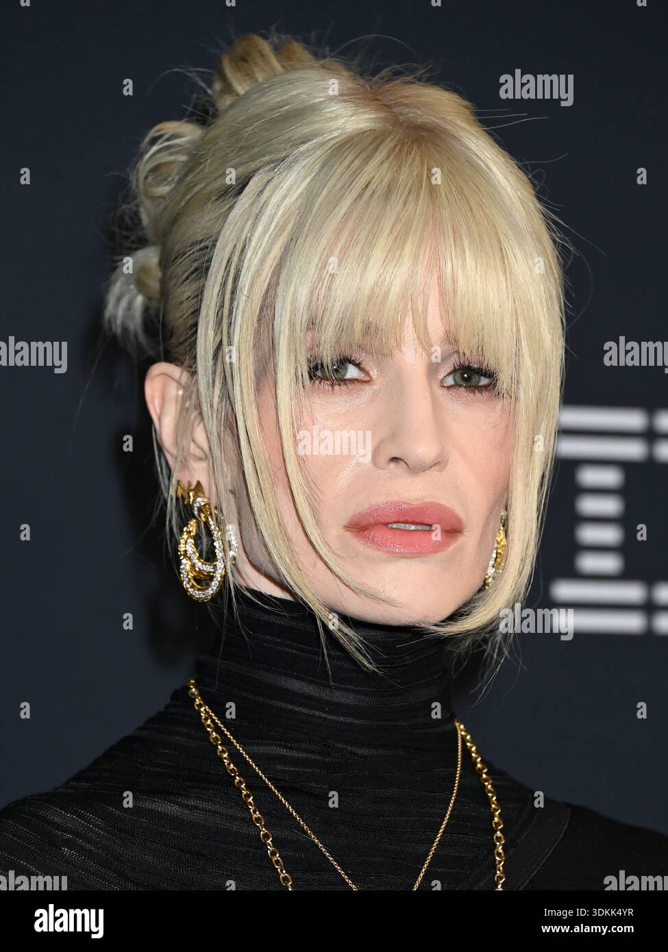 kelly-osbourne-arriving-to-the-2026-pre-grammy-gala-held-at-the-beverly