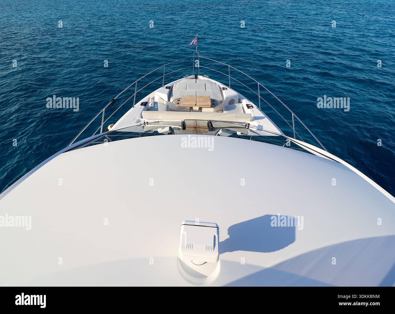 Boat shown from front hi-res stock photography and images - Alamy