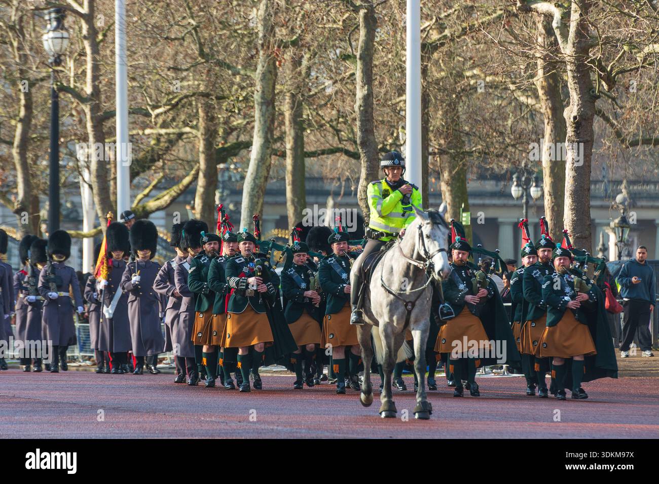 Changing of the Guard, The Drums & Pipes of The Irish Guards, Irish Guards Pipers, London, UK. Stock Photo