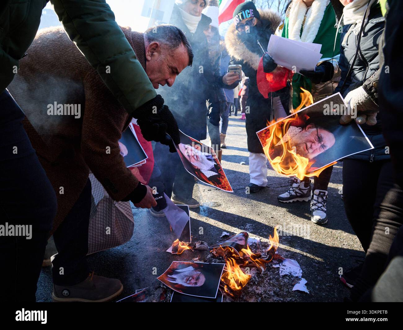 Khamenei Supporters Protesters burn pictures of Iranian Supreme Leader Ayatollah Ali ...