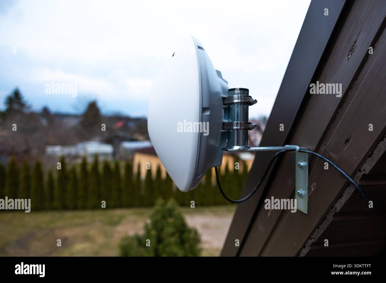 White dome shaped wifi hi-res stock photography and images - Alamy