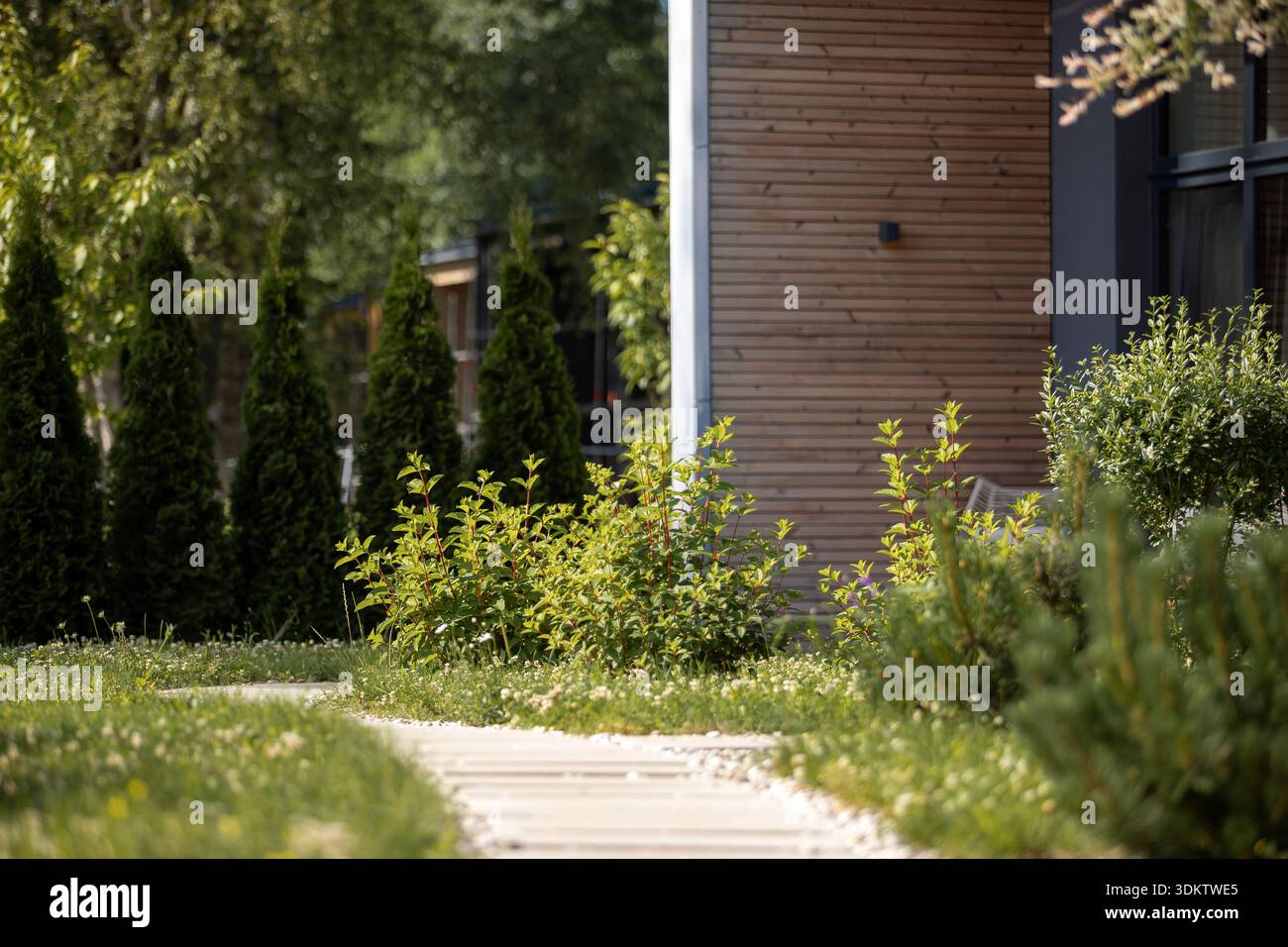 Vertical garden wall features hi-res stock photography and images - Alamy