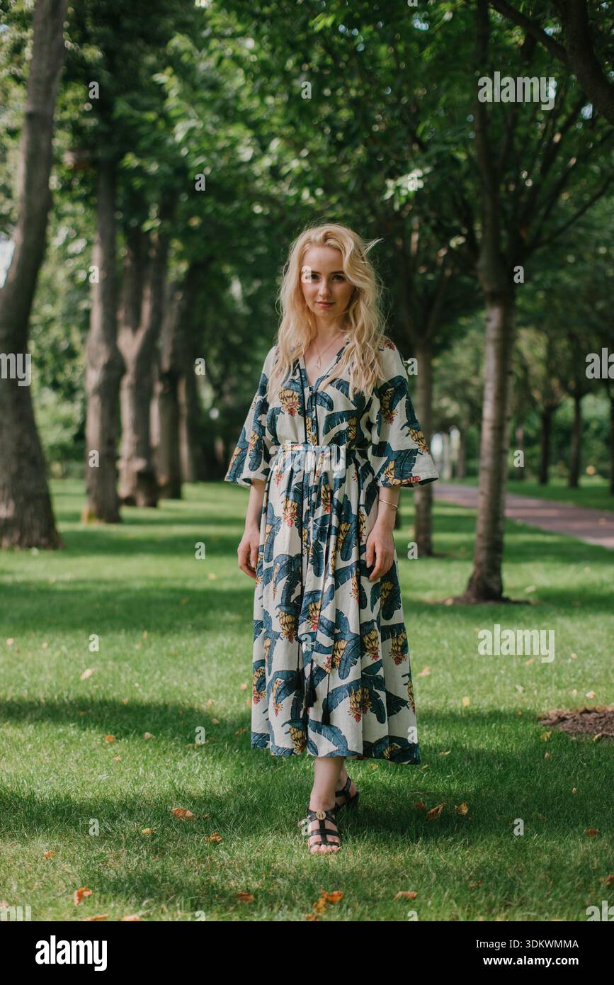 Maxi dress casual hi-res stock photography and images - Page 2 - Alamy