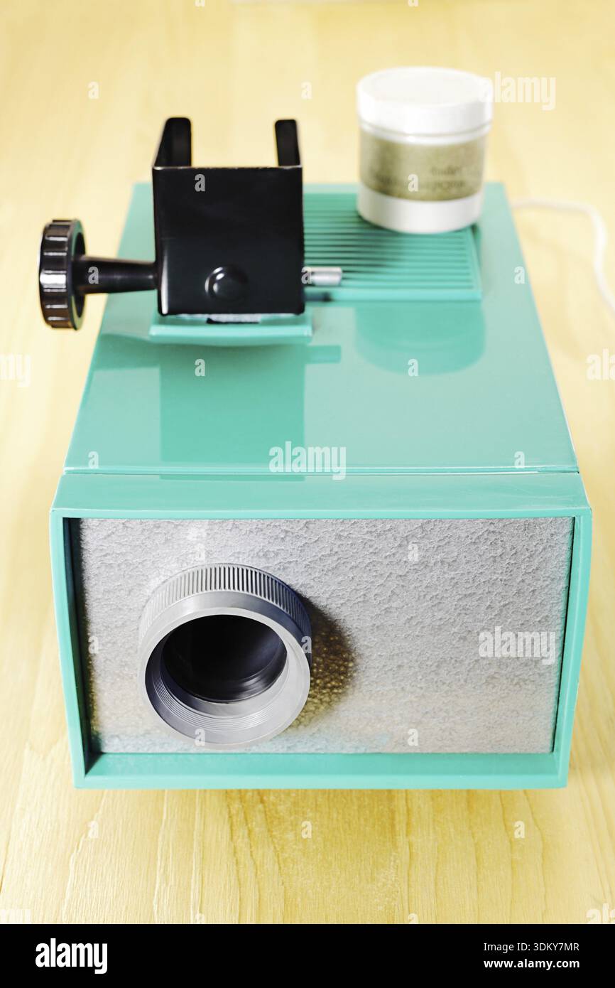 Old slide projection apparatus Stock Photo - Alamy