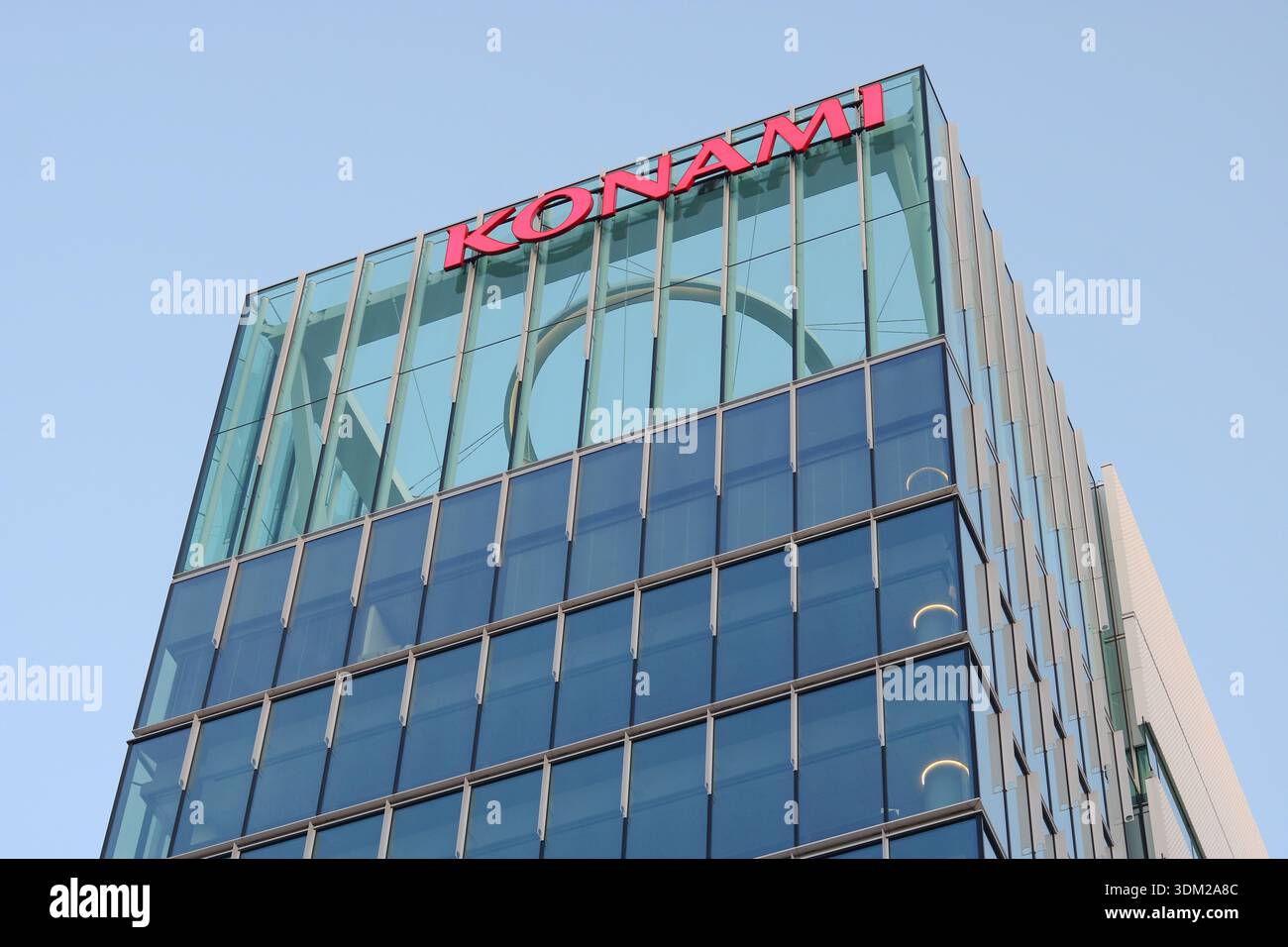 Game center japan hi-res stock photography and images - Alamy