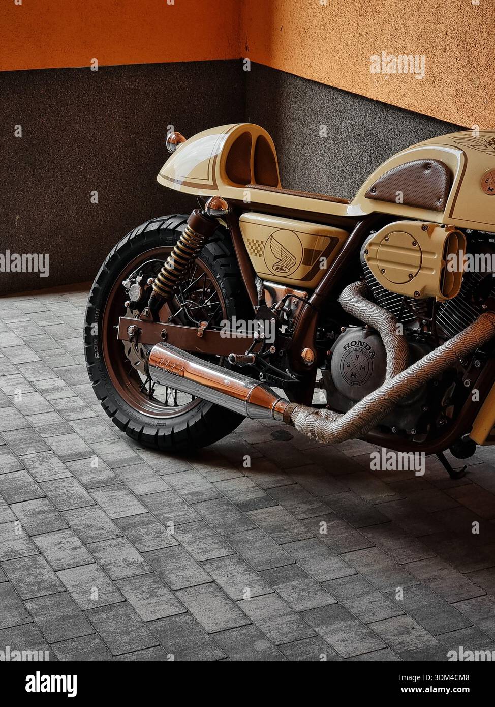 Custom retro Honda cafe racer. Customized vintage Honda motorcycle ...