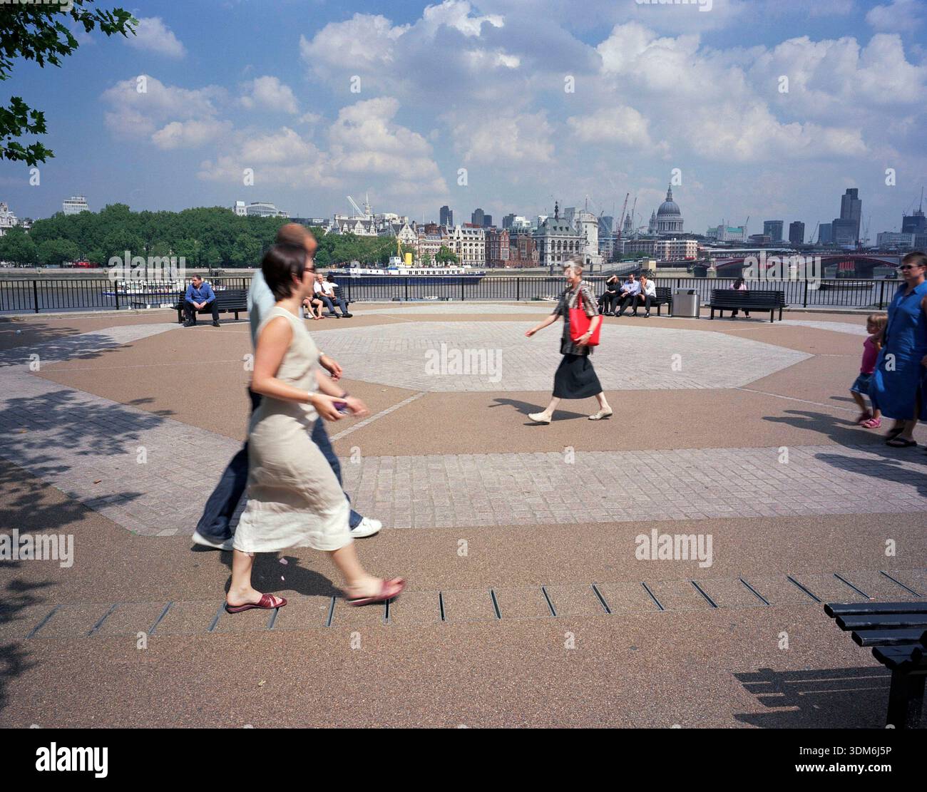 London In 2002 London South Bank, busy with visitors and Tourists, south east England ...