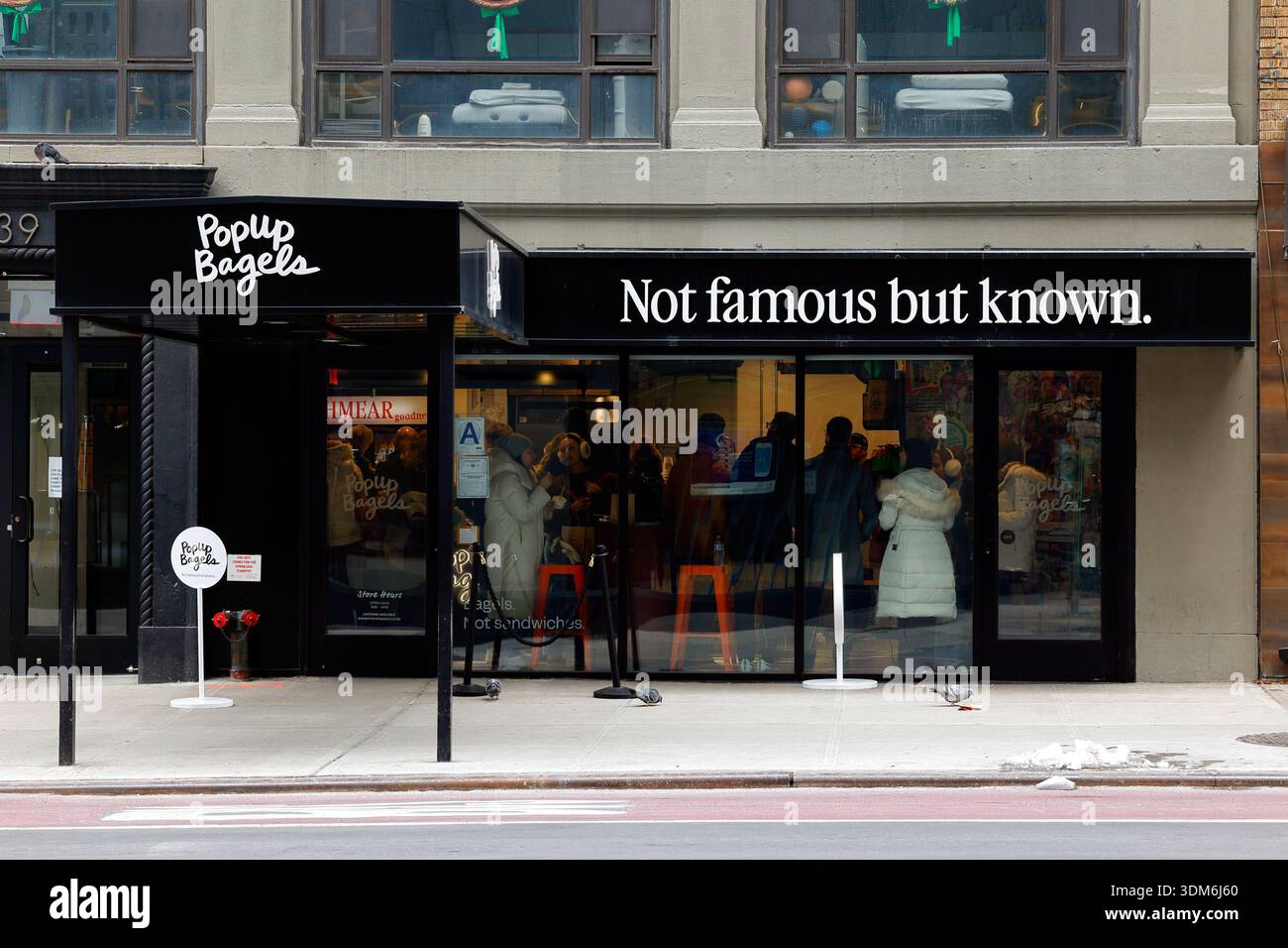 Popup Bagels, 139 E 57th St, New York, NYC storefront of a bagel shop in Midtown Manhattan. Stock Photo