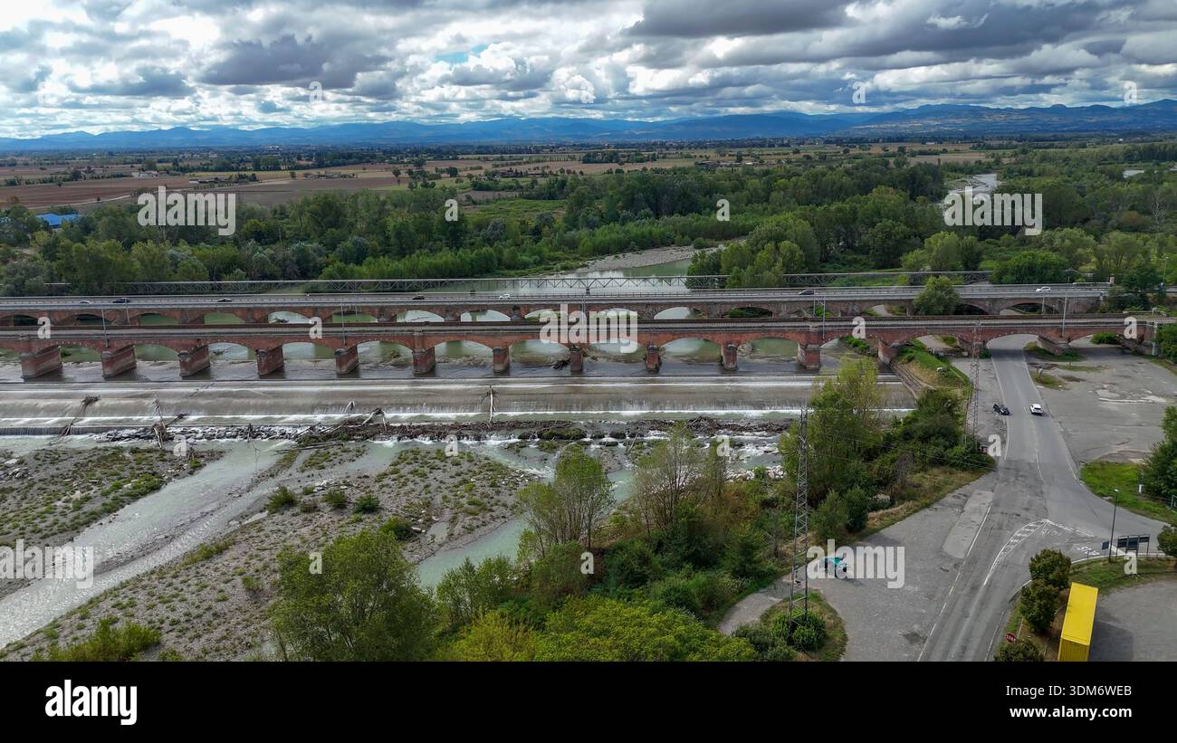 Multiple Birdges Aerial view showcases multiple bridges hi-res stock photography and ...