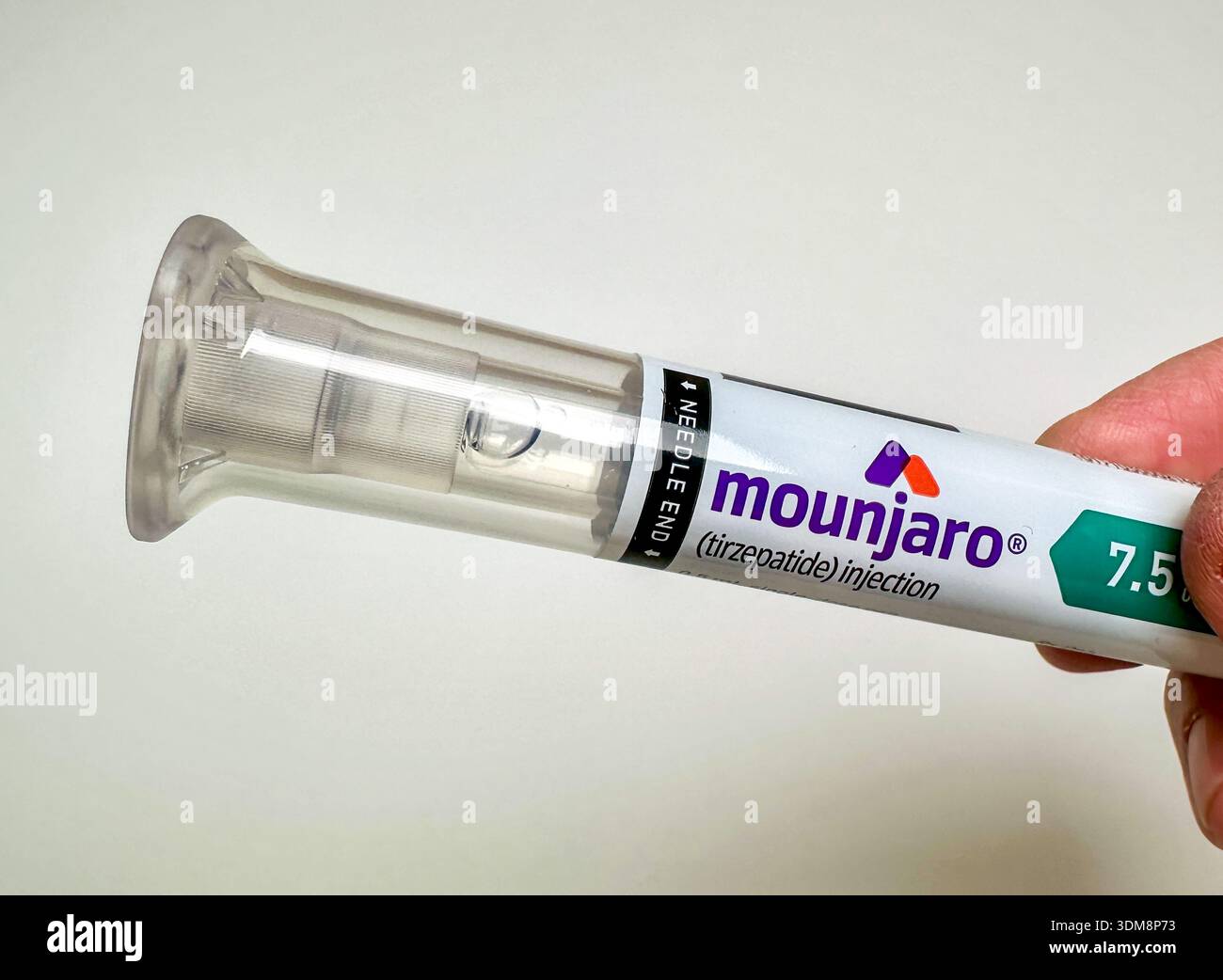 tirzepatide valparaiso Tirzepatide injection pen smartphone stock photos and images