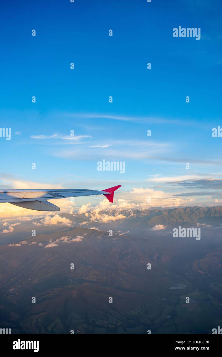 Airplane wing captures view hi-res stock photography and images - Alamy