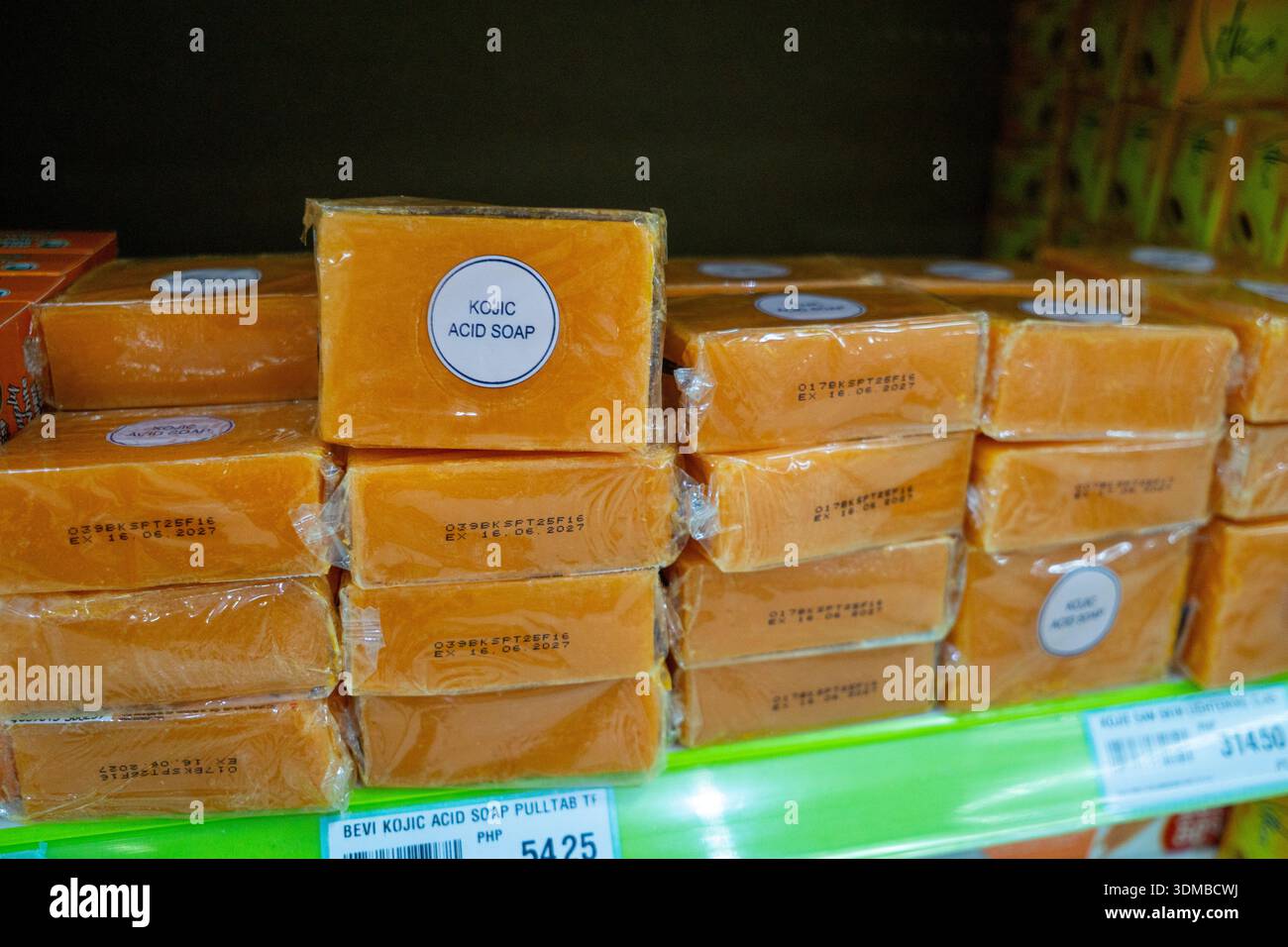 glutathione soap factory philippines Renew Skin Whitening 135g - Cureka Skin whitening soap hi-res stock