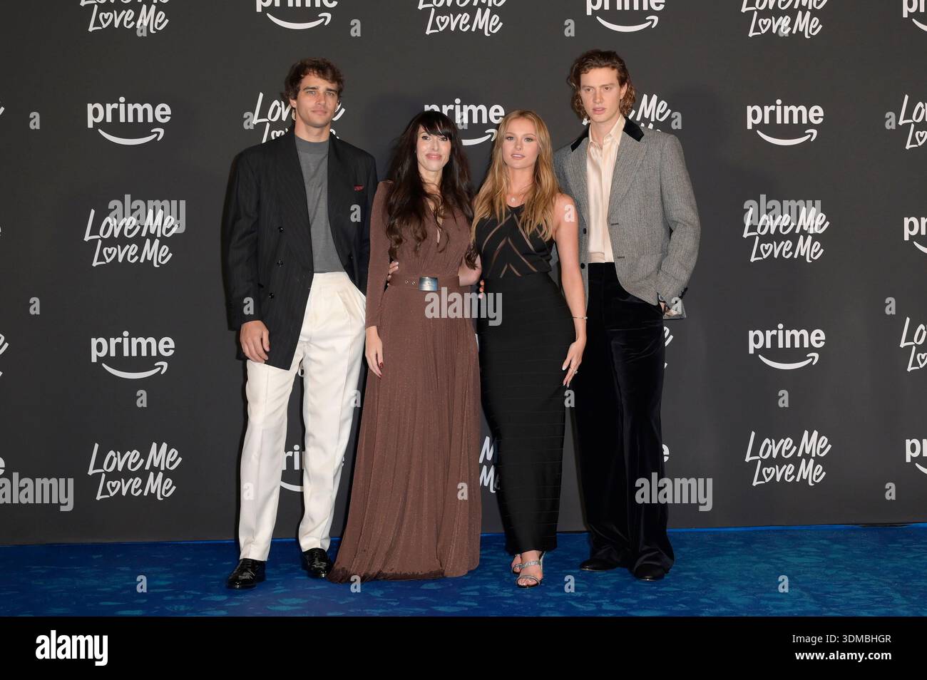 Pepe Barroso Silva, Stefania S., Mia Jenkins und Luca Melucci bei der  Premiere des Amazon Prime Video Films 'Love Me, Love Me' im Auditorium  Parco della Musica. Rom, 04.02.2026 Stock Photo - Alamy
