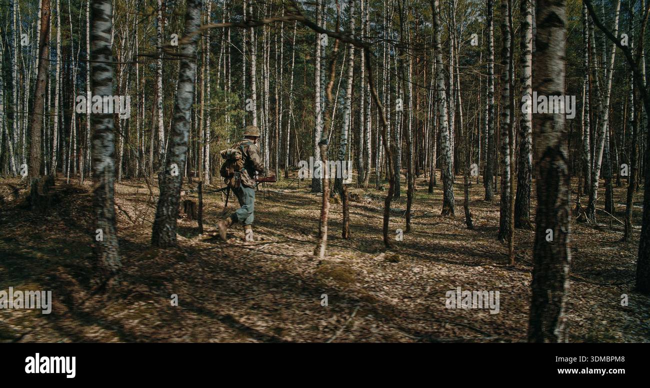 Soldier walking wwii hi-res stock photography and images - Alamy
