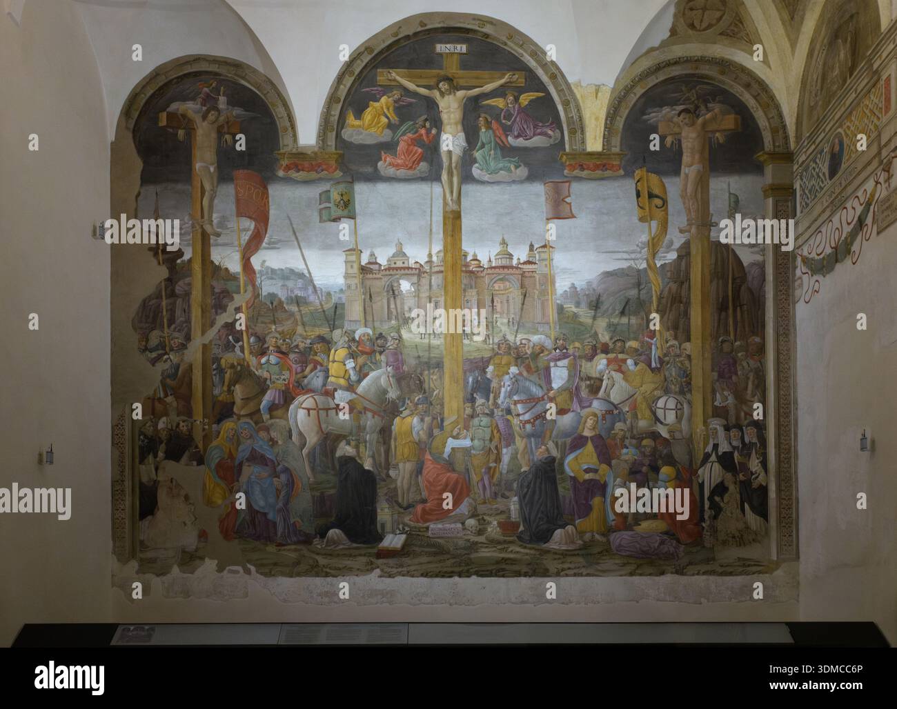 Crucifixion fresco (Crocifissione) by Giovanni Donato da Montorfano in ...