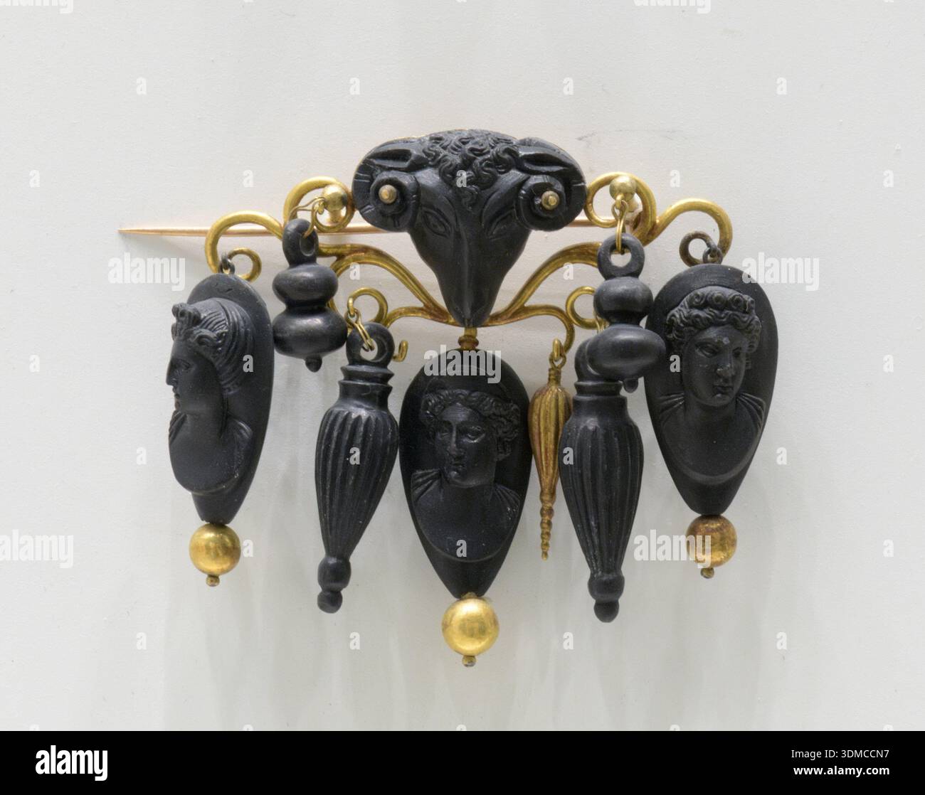 Antique cameos hi-res stock photography and images - Alamy