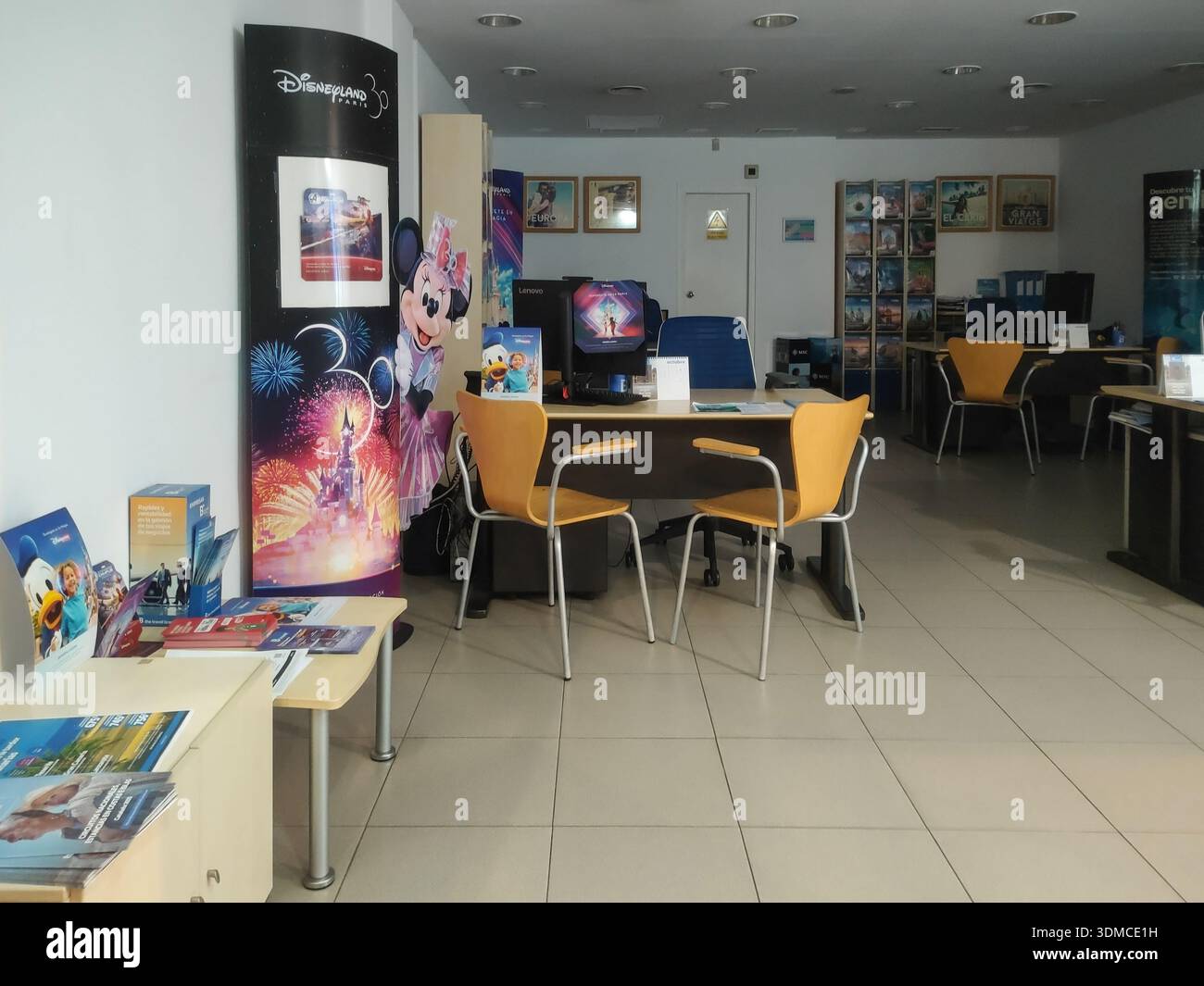 Travel agency interior hi-res stock photography and images - Alamy