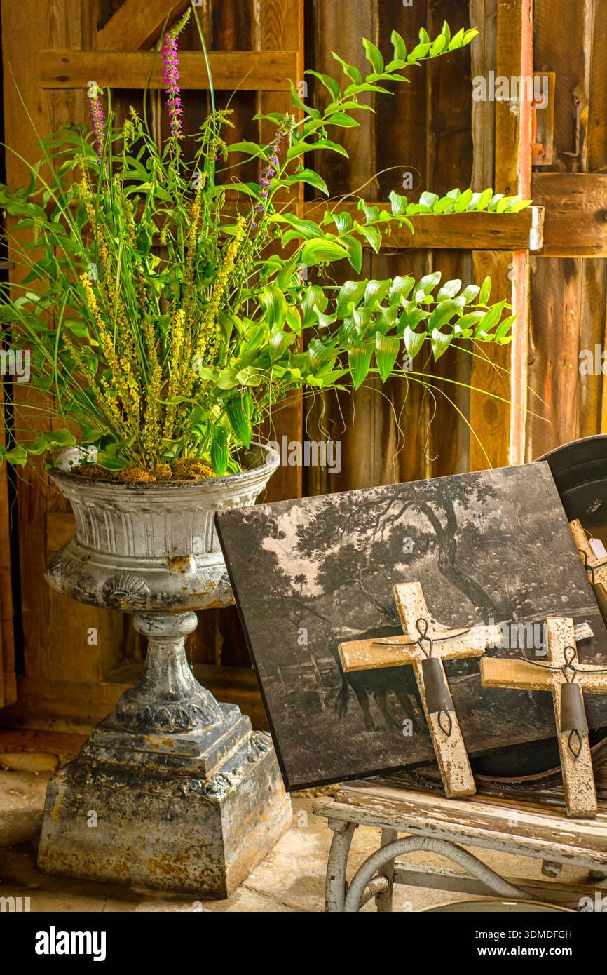 Pottery barn hi-res stock photography and images - Alamy