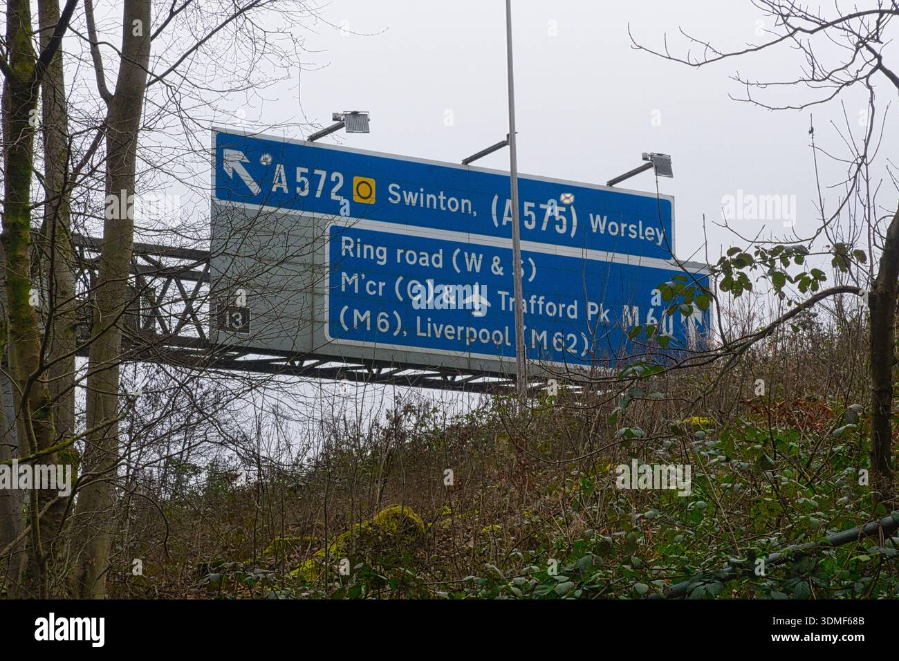 m60-motorway-sign-hi-res-stock-photography-and-images-alamy