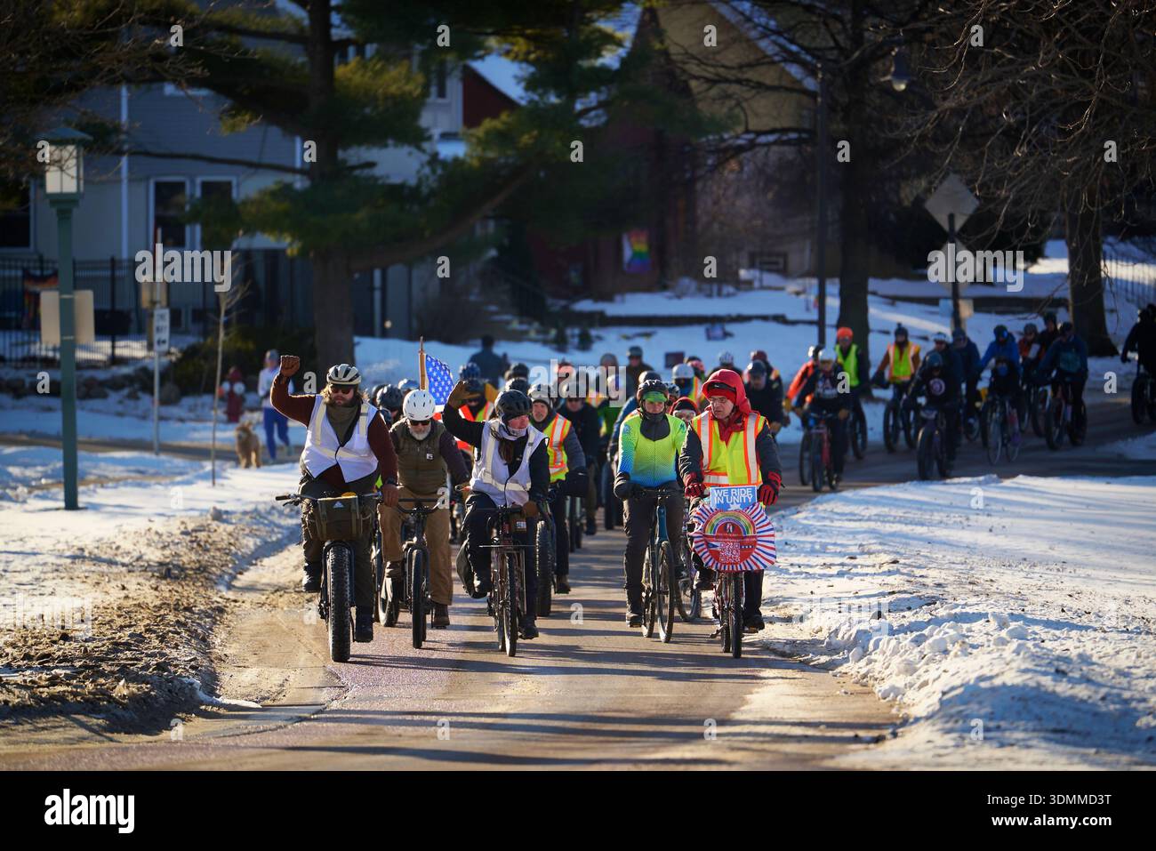 Memorial bike ride for Alex Pretti organized by Minneapolis Angry ...
