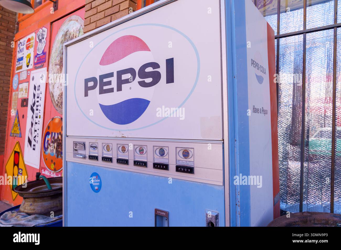 Pepsi vintage hi-res stock photography and images - Alamy