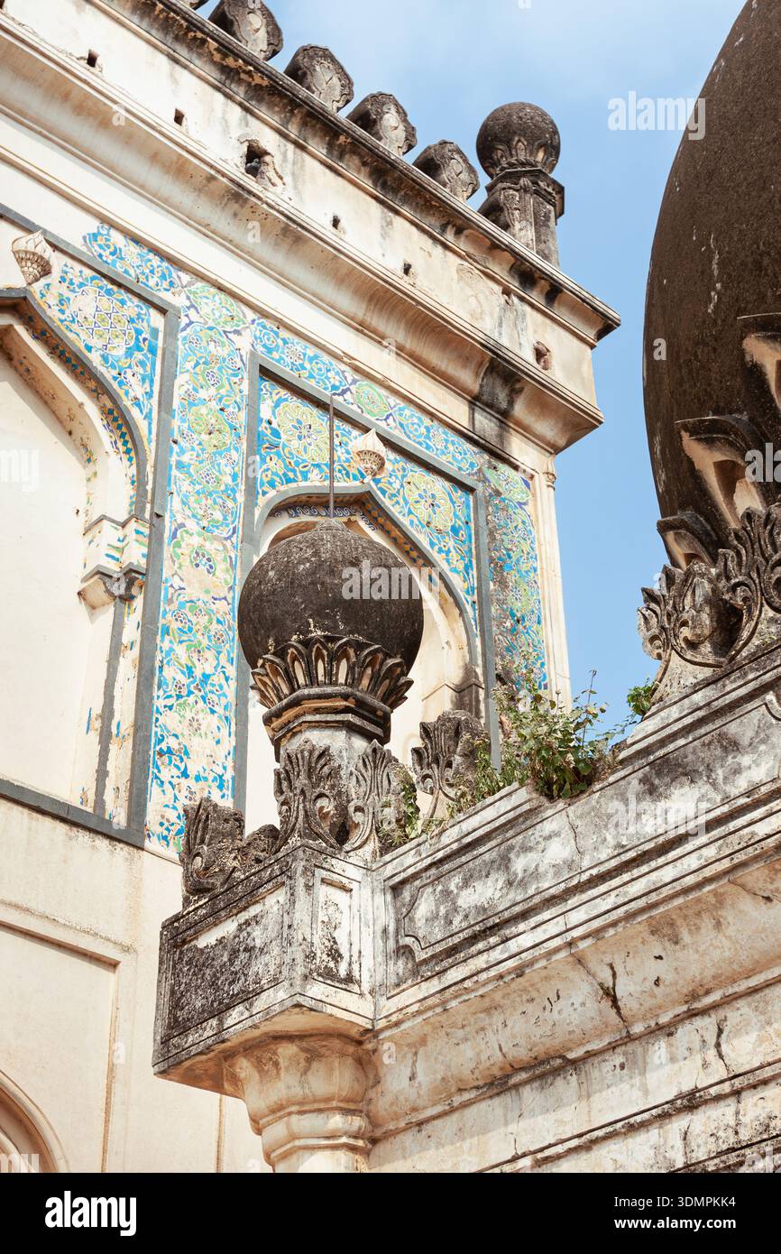 Qutb shahi tombs hi-res stock photography and images - Alamy