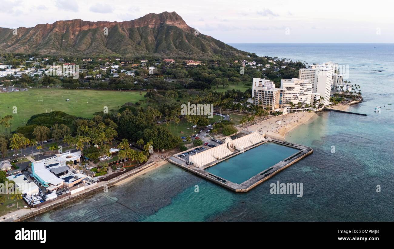 Aerial view showcases waikiki hi-res stock photography and images - Alamy