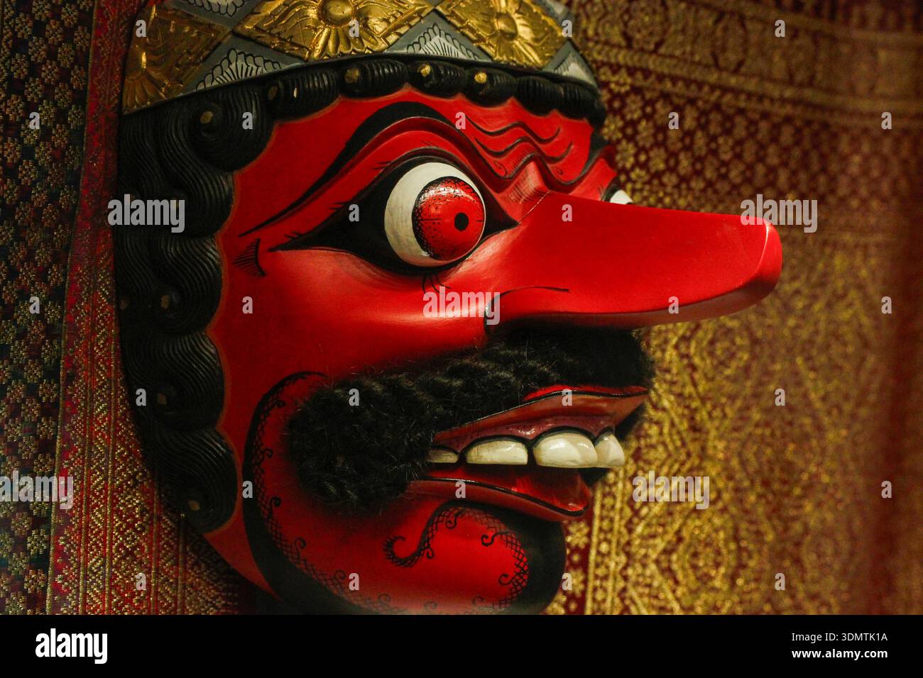 Grand masque en bois ancien Wayang Topeng, Bali, Indonésie, théâtre