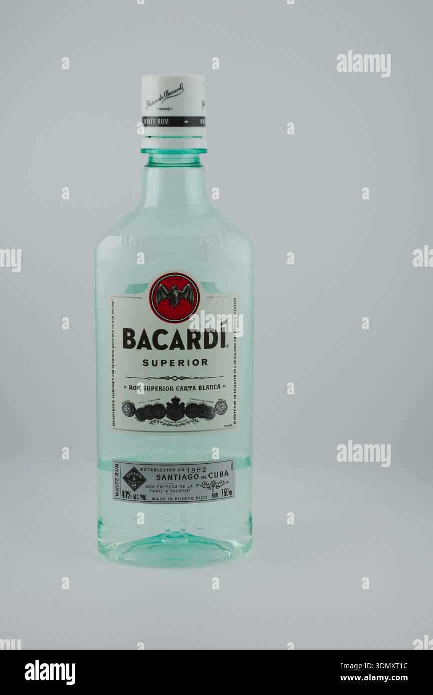 Bacardi Superior White Rum Bottle With iconic bat logo Label, Clear ...
