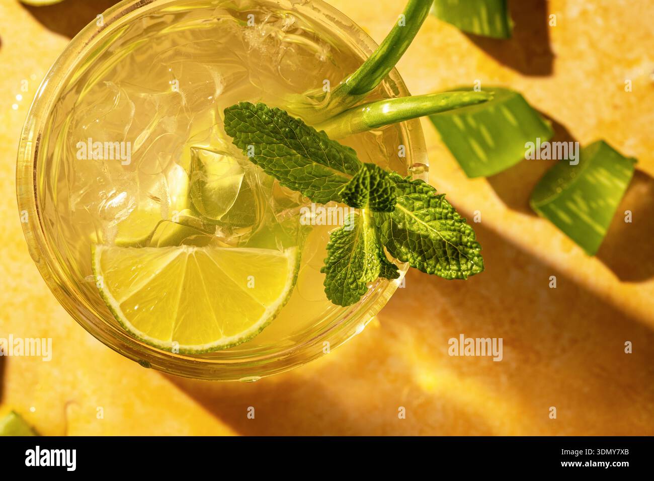 Sip summer delight tropical hi-res stock photography and images - Alamy