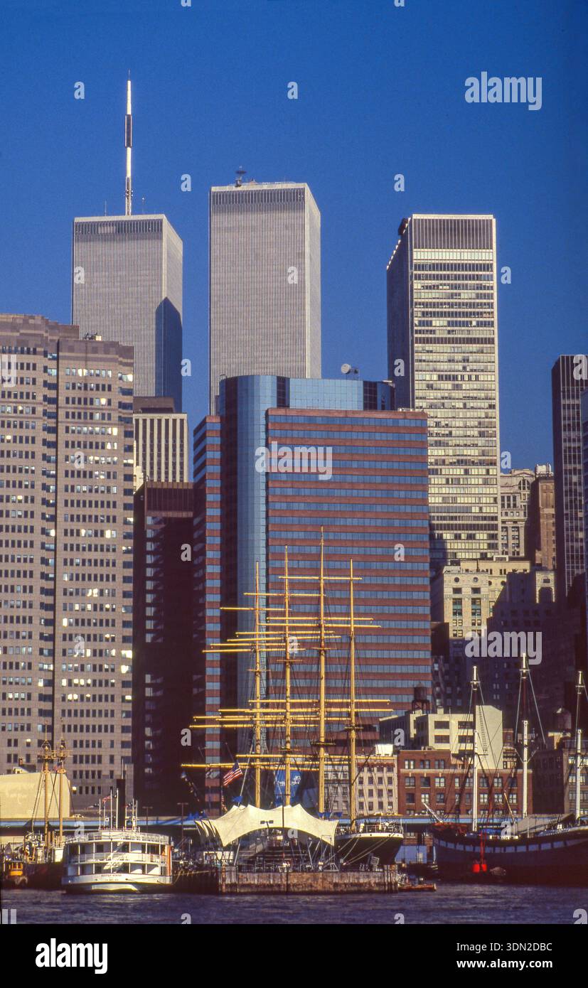 World trade center new york 1990s hi-res stock photography and